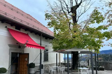 Car journeys in Slovenia: Attractions along the motorway network