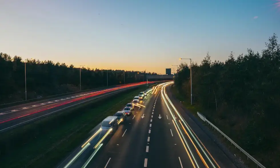 Bucureşti-Craiova je téměř celá na dálnicích a rychlostních silnicích: Ministerstvo dopravy dalo provozu dalších 20 km. Ujedete 92 km z celkových 121 km. Zítra bude další sekce.