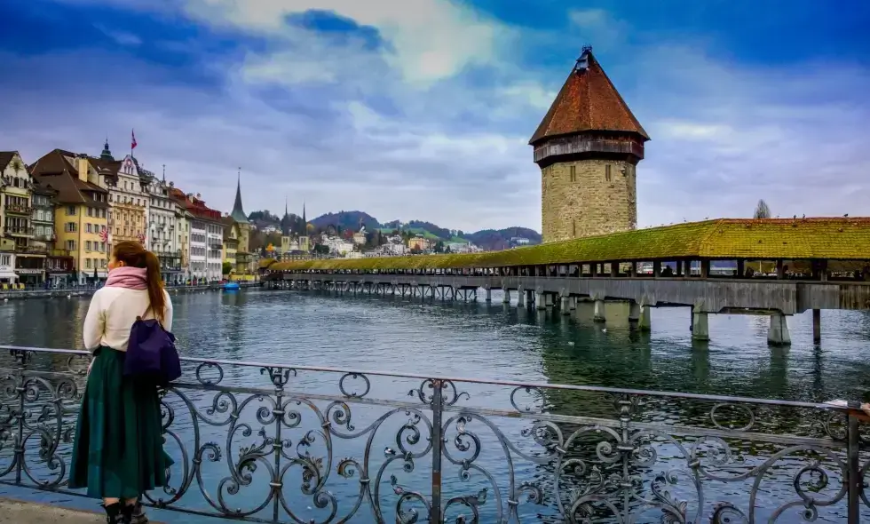 Mit dem Auto in der Schweiz unterwegs – wann und wo lohnt sich der Kauf einer Autobahnvignette?